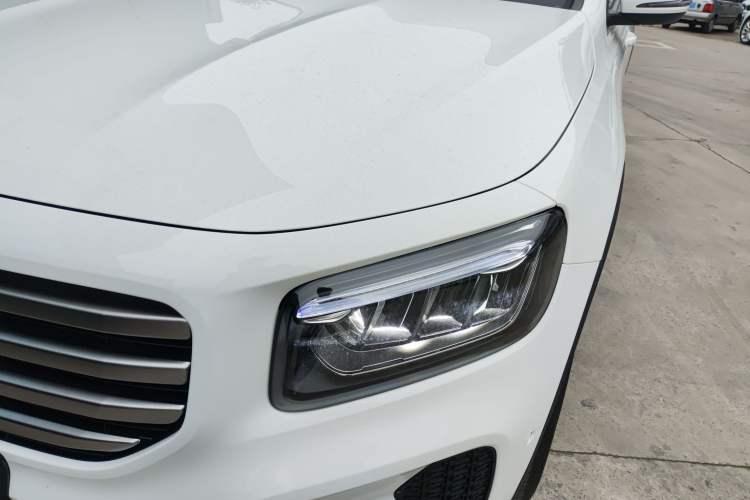 Used Mercedes-Benz GLB 2024-Year Restyled GLB 200 Dynamic Edition Left Front Headlight