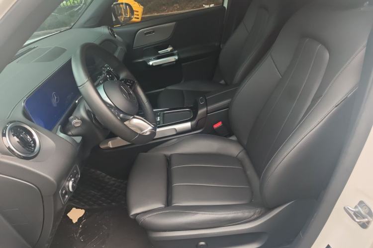 Used Mercedes-Benz GLB 2024-Year Restyled GLB 200 Dynamic Edition Left Front Seat