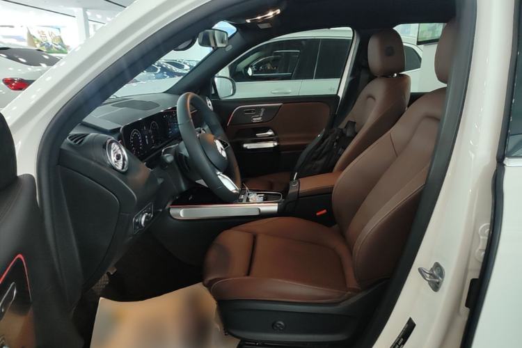 Used Mercedes-Benz GLB 2024 Refresh GLB 220 Fashion Edition Left Front Seat