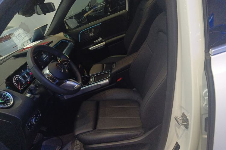 Used Mercedes-Benz GLB 2024 Refresh GLB 220 Fashion Edition Left Front Seat