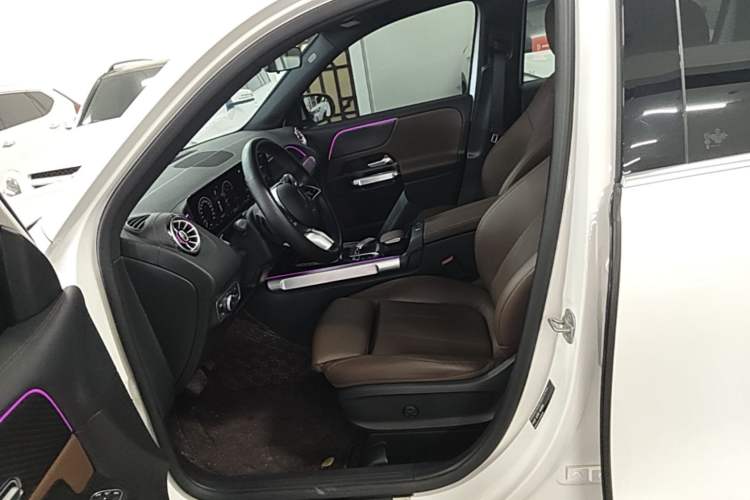 Used Mercedes-Benz GLB 2024 GLB 220 Dynamic Edition Left Front Seat
