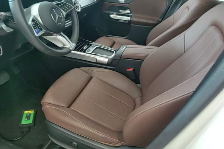 Used Mercedes-Benz GLB 2024 GLB 220 Fashion Model Left Front Seat