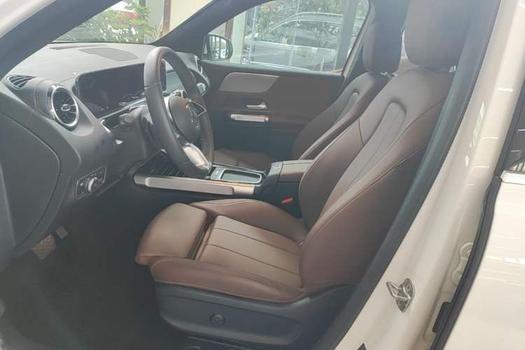 Used Mercedes-Benz GLB 2024 GLB 200 Dynamic Edition Left Front Seat