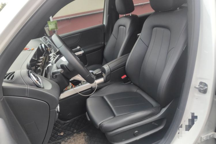 Used Mercedes-Benz GLB 2024 Refresh GLB 220 Dynamic Edition Left Front Seat