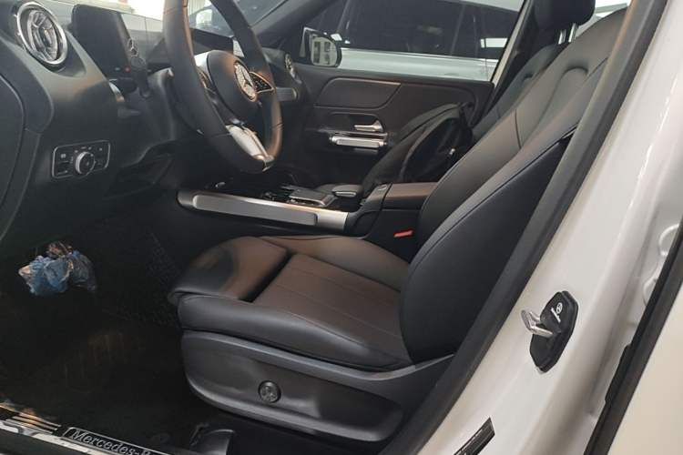 Used Mercedes-Benz GLB 2024 GLB 220 Dynamic Edition Left Front Seat