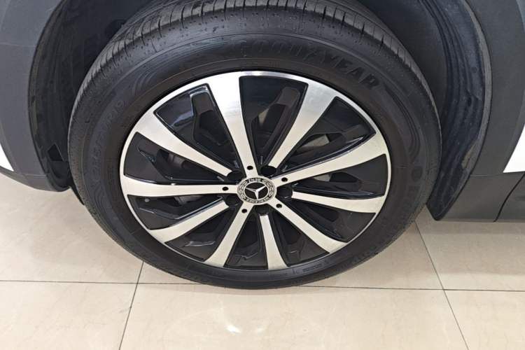Used Mercedes-Benz GLB 2024 Refresh GLB 220 Fashion Edition Left Front Wheel Hub
