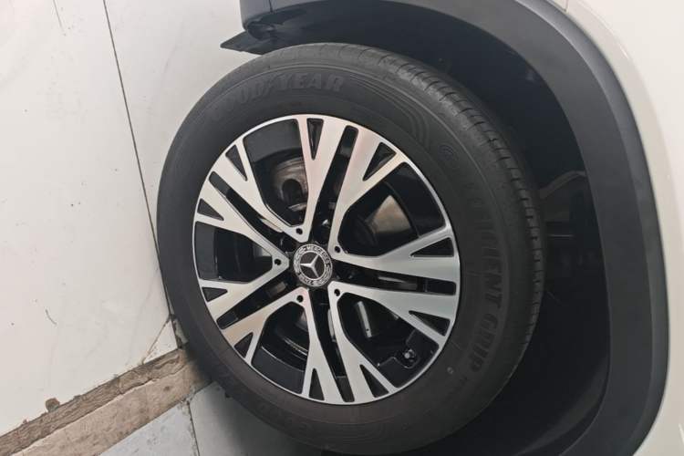 Used Mercedes-Benz GLB 2024 Refresh GLB 220 Dynamic Edition Left Front Wheel Hub