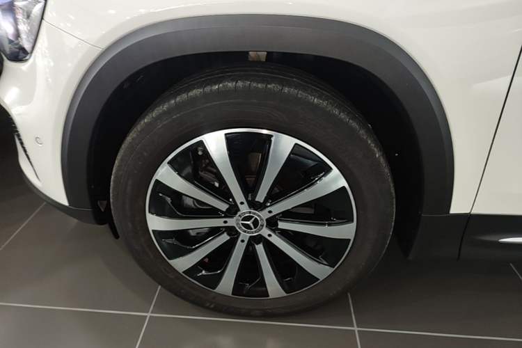 Used Mercedes-Benz GLB 2024 Refresh GLB 220 Fashion Edition Left Front Wheel Hub