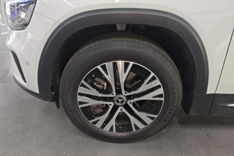 Used Mercedes-Benz GLB 2024 Refresh GLB 220 Dynamic Edition Left Front Wheel Hub