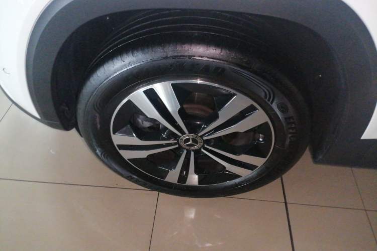 Used Mercedes-Benz GLB 2024 GLB 200 Dynamic Edition Left Front Wheel Hub