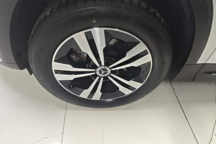 Used Mercedes-Benz GLB 2024 GLB 200 Dynamic Edition Left Front Wheel Hub