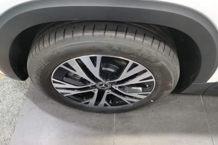 Used Mercedes-Benz GLB 2024 Refresh GLB 220 Dynamic Edition Left Front Wheel Hub