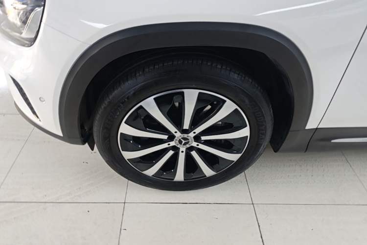 Used Mercedes-Benz GLB 2024 GLB 220 Fashion Model Left Front Wheel Hub