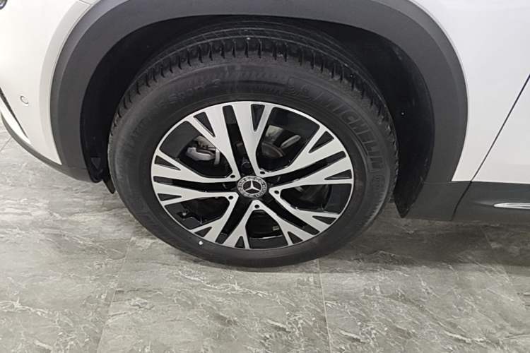 Used Mercedes-Benz GLB 2024 GLB 220 Dynamic Edition Left Front Wheel Hub