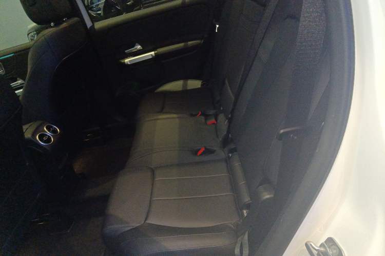 Used Mercedes-Benz GLB 2024 Refresh GLB 220 Fashion Edition Left Rear Seat