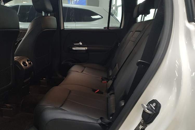 Used Mercedes-Benz GLB 2024 GLB 220 Dynamic Edition Left Rear Seat
