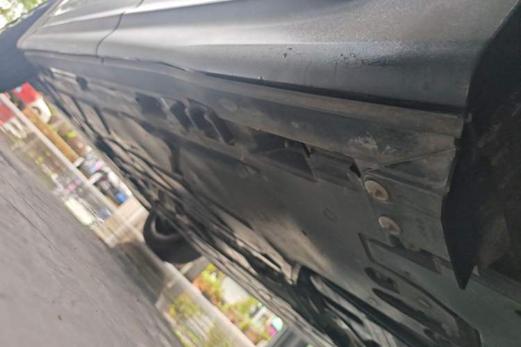 Used Mercedes-Benz GLB 2024 Refresh GLB 220 Dynamic Edition Left Side Sill