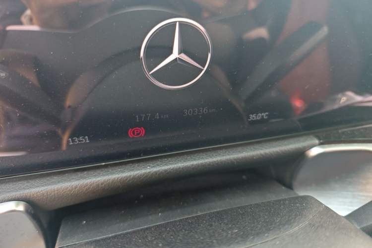 Used Mercedes-Benz GLB 2024 Refresh GLB 220 Dynamic Edition Odometer Close Up