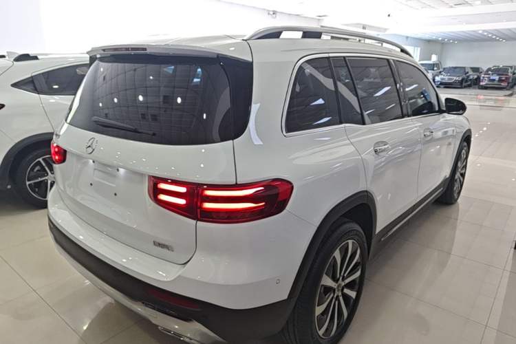 Used Mercedes-Benz GLB 2024 Refresh GLB 220 Fashion Edition Rear Right 45 Deg