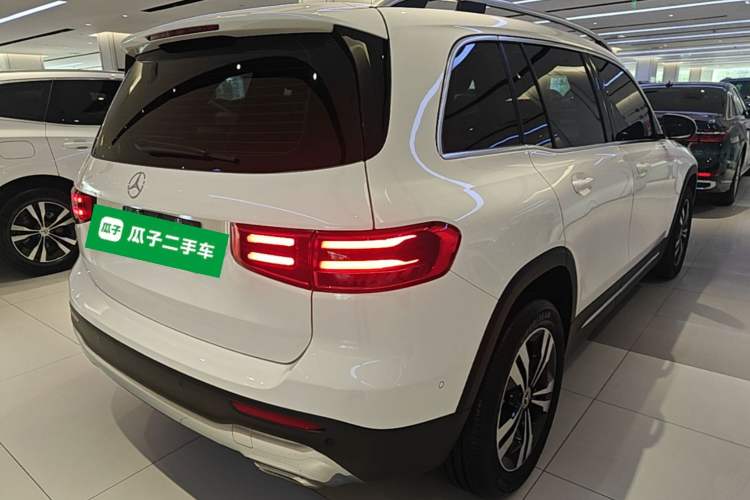 Used Mercedes-Benz GLB 2024 GLB 200 Fashion Model Rear Right 45 Deg