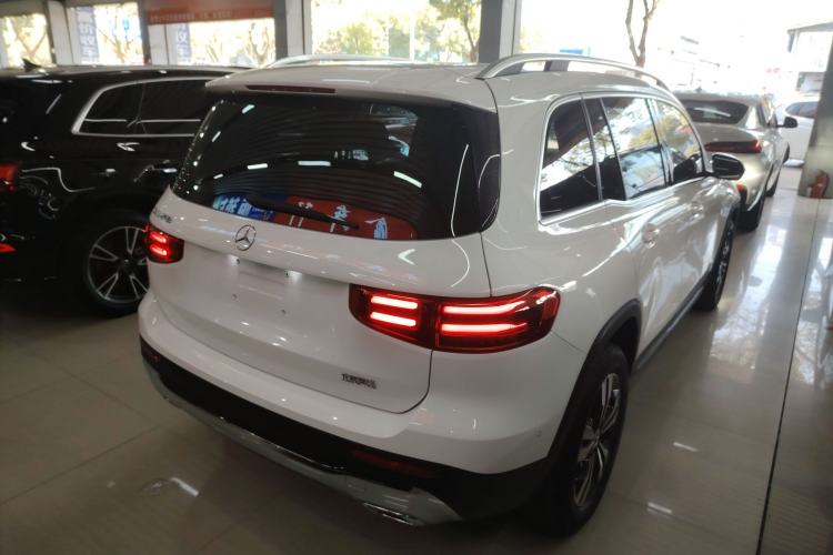 Used Mercedes-Benz GLB 2024-Year Restyled GLB 200 Dynamic Edition Rear Right 45 Deg