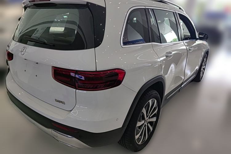 Used Mercedes-Benz GLB 2024 GLB 220 Fashion Model Rear Right 45 Deg
