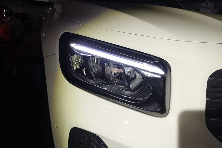 Used Mercedes-Benz GLB 2024 Refresh GLB 220 Dynamic Edition Right Front Headlight
