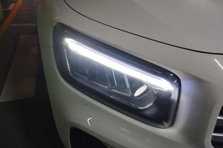 Used Mercedes-Benz GLB 2024 GLB 220 Fashion Model Right Front Headlight