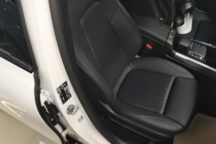 Used Mercedes-Benz GLB 2024 GLB 220 4MATIC Right Front Seat