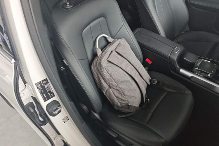 Used Mercedes-Benz GLB 2024 Refresh GLB 220 Dynamic Edition Right Front Seat