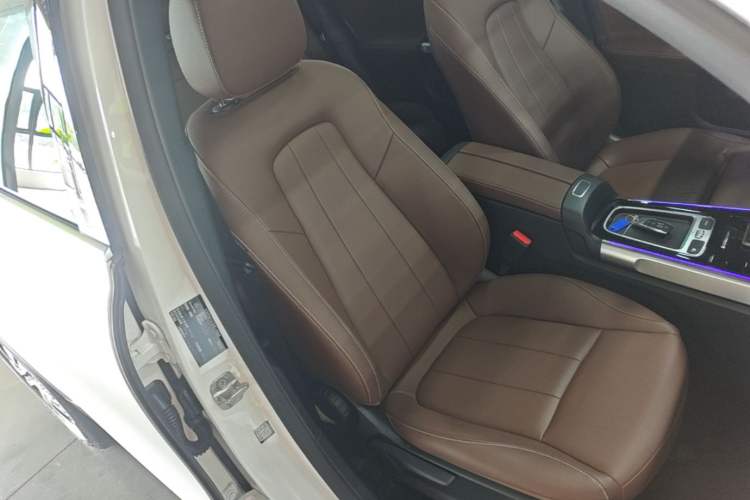 Used Mercedes-Benz GLB 2024 Refresh GLB 220 Dynamic Edition Right Front Seat