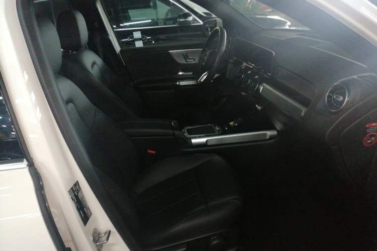 Used Mercedes-Benz GLB 2024 GLB 200 Dynamic Edition Right Front Seat