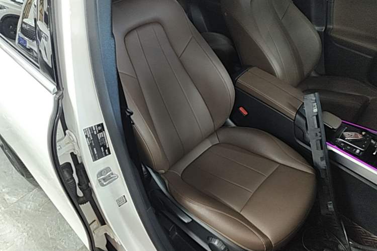 Used Mercedes-Benz GLB 2024 GLB 220 Dynamic Edition Right Front Seat