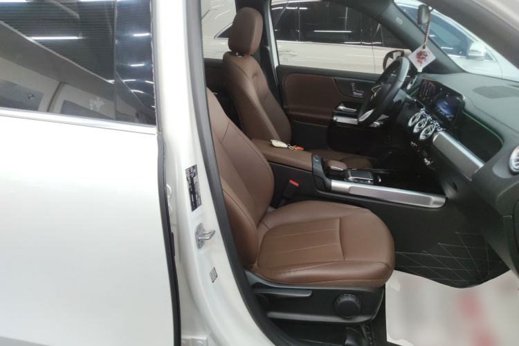 Used Mercedes-Benz GLB 2024 GLB 220 Dynamic Edition Right Front Seat