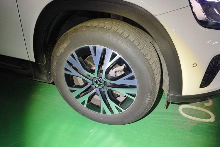 Used Mercedes-Benz GLB 2024 Refresh GLB 220 Dynamic Edition Right Front Wheel Hub