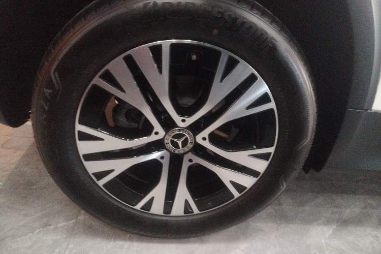 Used Mercedes-Benz GLB 2024 GLB 220 Dynamic Edition Right Rear Wheel Hub