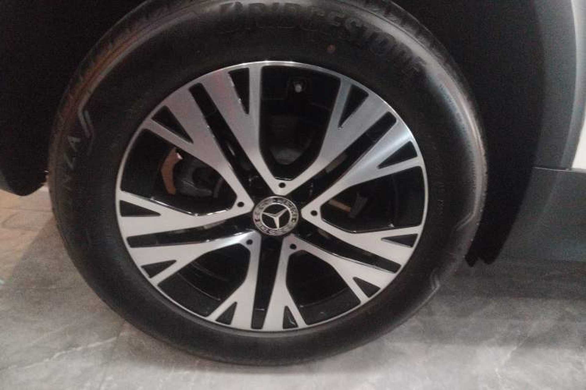 Used Mercedes-Benz GLB 2024 GLB 220 Dynamic Edition Right Rear Wheel Hub