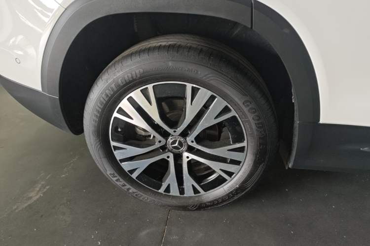 Used Mercedes-Benz GLB 2024 Refresh GLB 220 Dynamic Edition Right Rear Wheel Hub