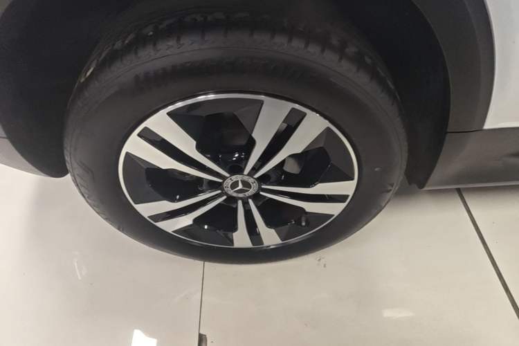 Used Mercedes-Benz GLB 2024 GLB 200 Dynamic Edition Right Rear Wheel Hub