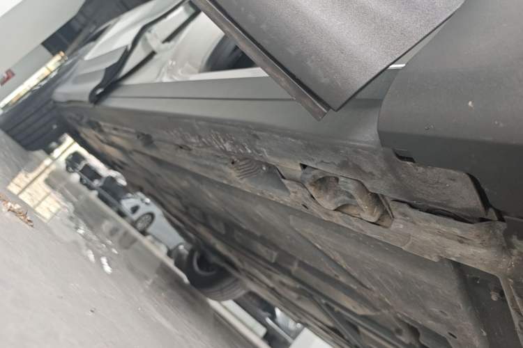 Used Mercedes-Benz GLB 2024 Refresh GLB 220 Dynamic Edition Right Side Sill