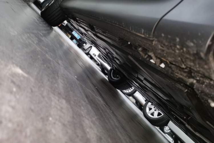 Used Mercedes-Benz GLB 2024 Refresh GLB 220 Dynamic Edition Right Side Sill