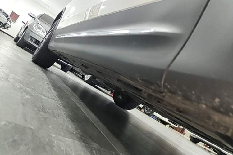 Used Mercedes-Benz GLB 2024 GLB 220 Dynamic Edition Right Side Sill