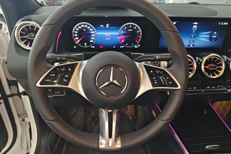 Used Mercedes-Benz GLB 2024 Refresh GLB 220 Fashion Edition Steering Wheel
