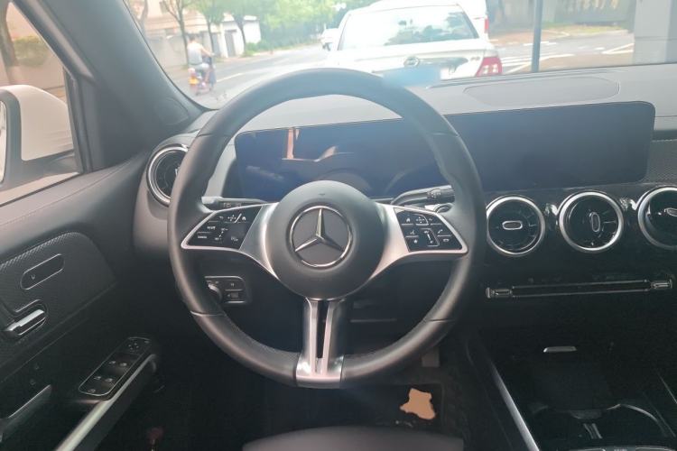 Used Mercedes-Benz GLB 2024-Year Restyled GLB 200 Dynamic Edition Steering Wheel