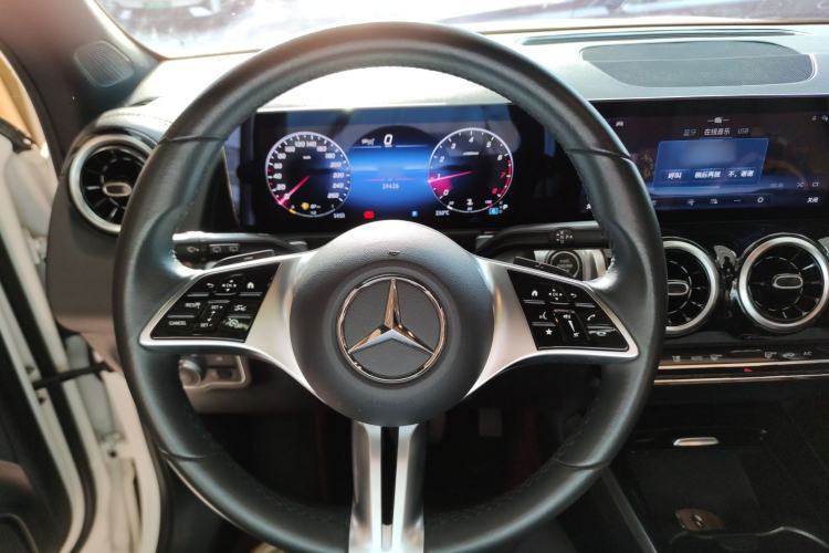 Used Mercedes-Benz GLB 2024 GLB 200 Dynamic Edition Steering Wheel