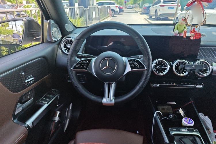 Used Mercedes-Benz GLB 2024 Refresh GLB 220 Dynamic Edition Steering Wheel