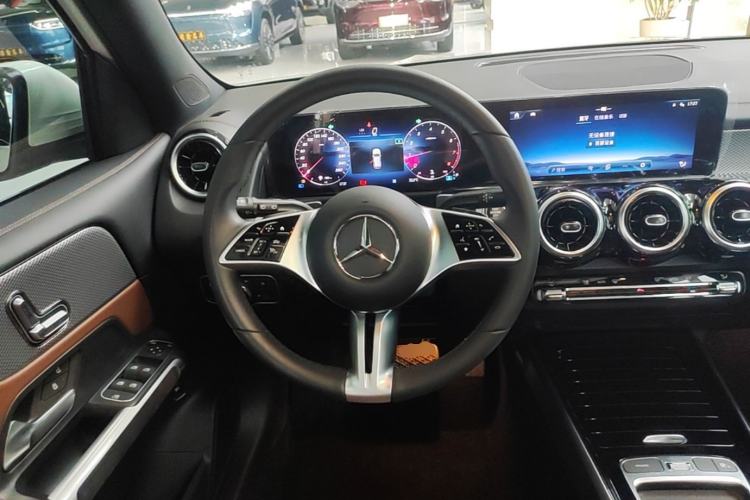 Used Mercedes-Benz GLB 2024 GLB 200 Dynamic Edition Steering Wheel