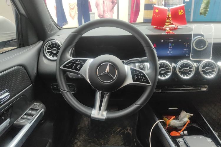 Used Mercedes-Benz GLB 2024 Refresh GLB 220 Dynamic Edition Steering Wheel
