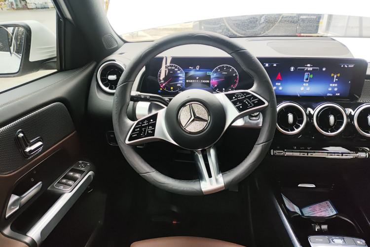 Used Mercedes-Benz GLB 2024-Year Restyled GLB 200 Dynamic Edition Steering Wheel