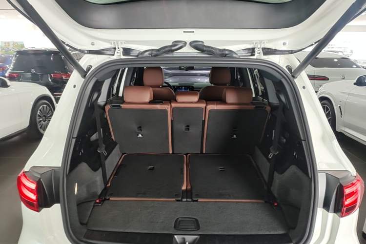 Used Mercedes-Benz GLB 2024 Refresh GLB 220 Fashion Edition Trunk